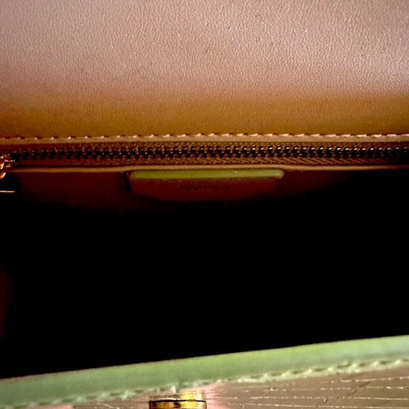 super cute fall green bag 💚 - Picture 4 of 4